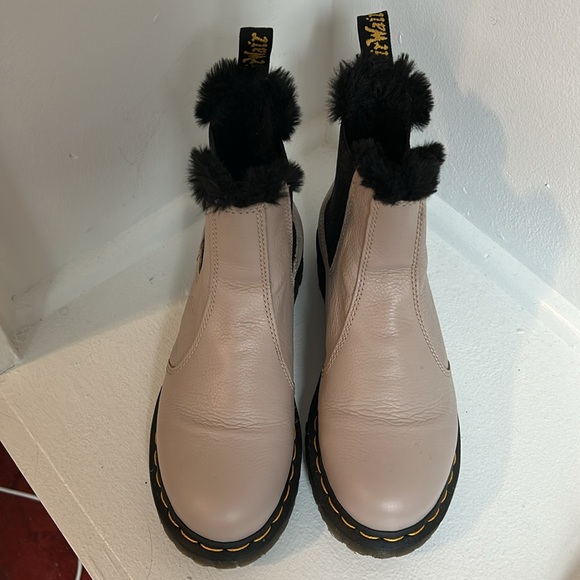 Dr. Martens Light Pink Faux Fur Lined Slip On Boots, Size US 7 - Picture 2 of 6